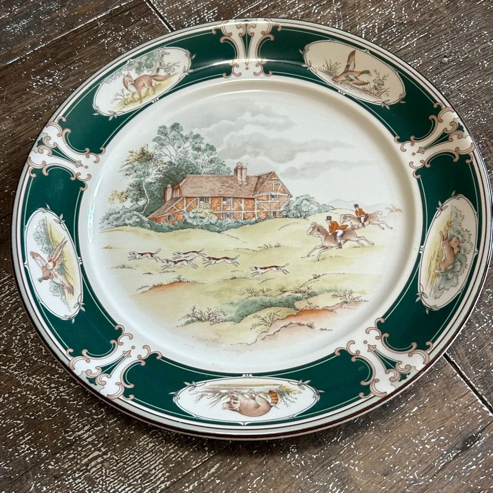 Keltcraft Noritake Ireland 9170 Pursuit Hunt Scene 10.5 Dinner Plate Green Rim